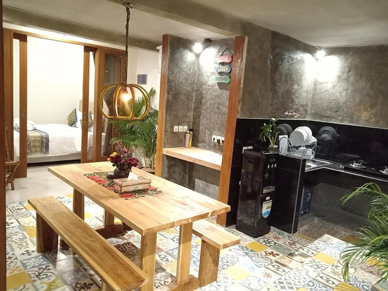 T & J Rooms スミニャック エクステリア 写真